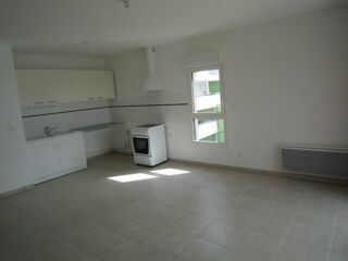 Appartement à louer 3 pièces 60 m²