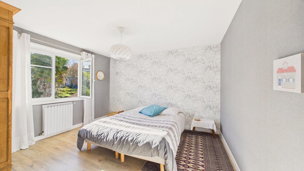 � vendre  Villa Guiche (64520)