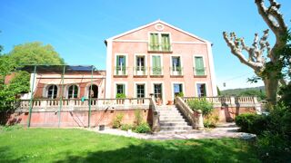  Villa à vendre 15 + pièces 442 m²