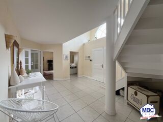  Maison à vendre 9 pièces 242 m²