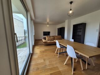  Appartement à louer 5 pièces 99 m²