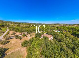  Villa à vendre 15 + pièces 326 m²