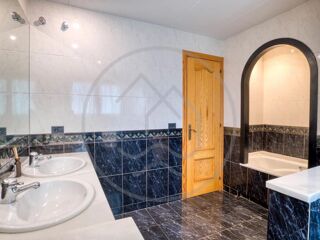  Maison � vendre 5 pi�ces 196 m� Platja aro