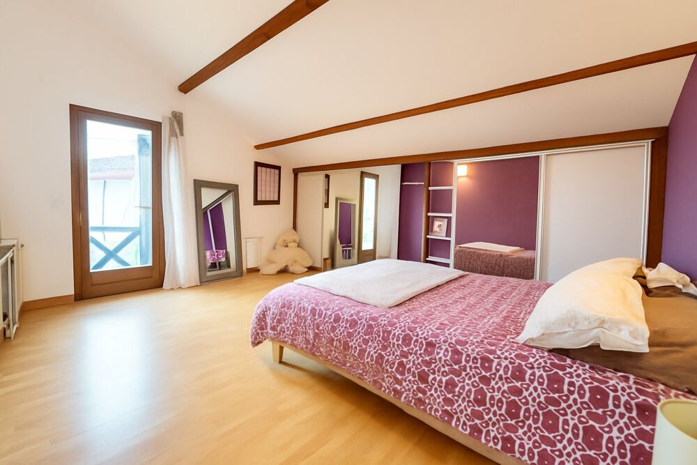 � vendre  Villa Ustaritz (64480)