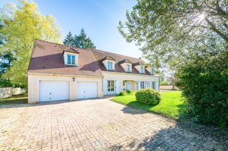  Maison  vendre 9 pices 240 m