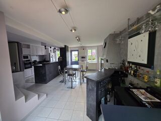  Maison � vendre 9 pi�ces 275 m�