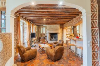  Villa � vendre 15 + pi�ces 654 m�