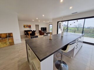  Maison � vendre 7 pi�ces 205 m�