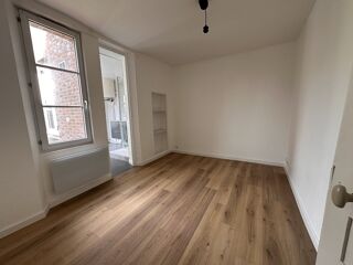  Appartement à louer 3 pièces 65 m²