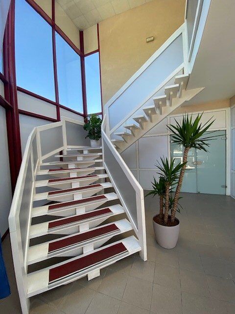 Bureau 220 49000 Angers