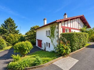  Villa à vendre 6 pièces 214 m²