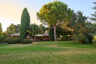  Villa  vendre 10 pices 236 m