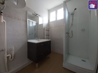  Appartement à louer 3 pièces 50 m²