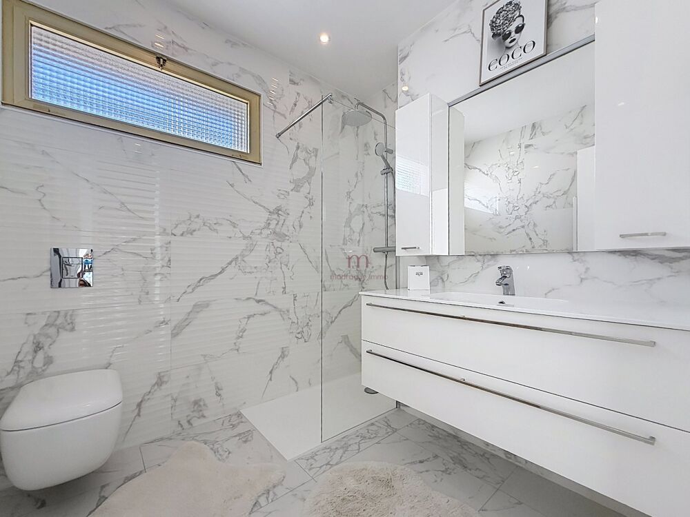 � vendre  Appartement Roquebrune-Cap-Martin (06190)