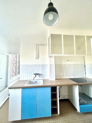  Appartement à louer 3 pièces 87 m²