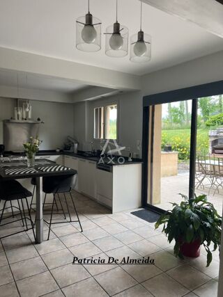  Maison à vendre 8 pièces 213 m²