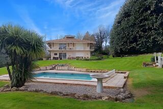  Villa  vendre 8 pices 217 m