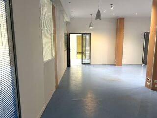  Immeuble à vendre 681 m²