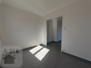  Appartement à louer 2 pièces 33 m²