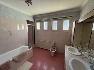  Maison � vendre 8 pi�ces 240 m�