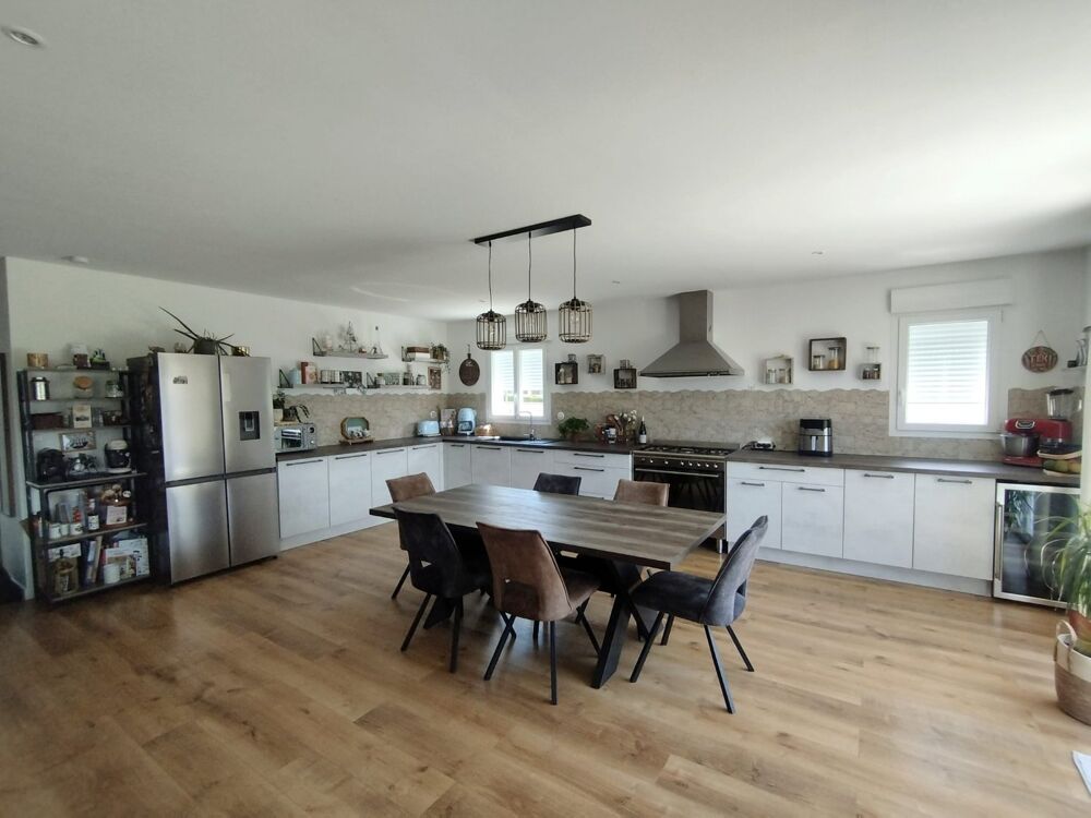 Maison 5 pièces 131 m² · à Troissereux · 131 m² · 326 000 €