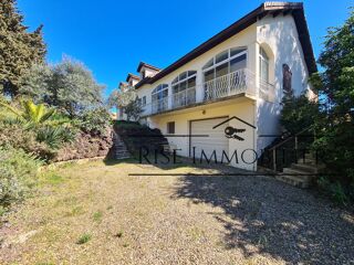  Maison  vendre 9 pices 245 m