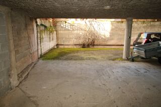  Parking / Garage  louer 