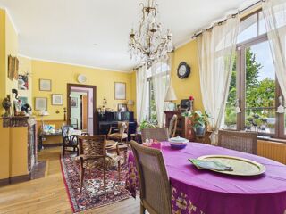  Maison à vendre 15 + pièces 322 m²