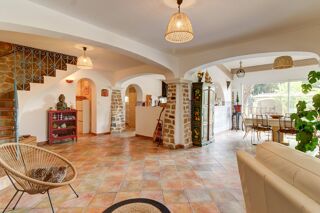  Maison à vendre 15 + pièces 298 m²