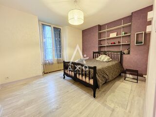  Villa  vendre 15 + pices 442 m