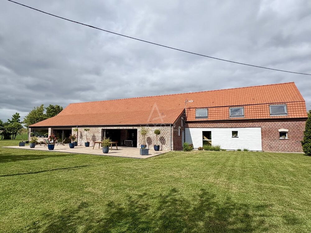 Maison 10 pièces 375 m² · à Wormhout · 375 m² · 790 000 €