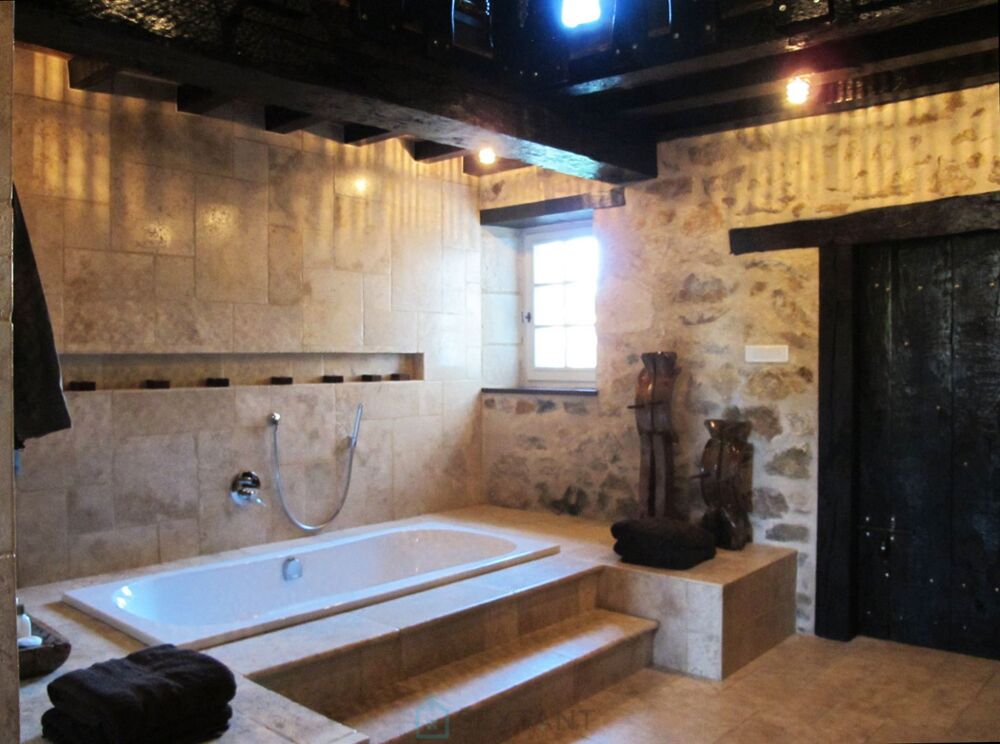 � vendre  Villa Confolens (16500)