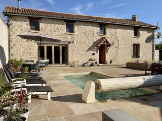  Maison  vendre 15 + pices 550 m