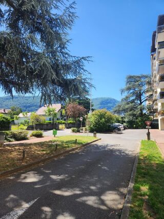  Appartement à louer 3 pièces 70 m²