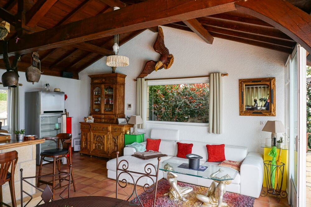 � vendre  Villa Hautefort (24390)