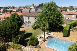  Maison à vendre 12 pièces 241 m²