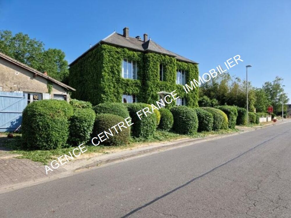 Maison 6 pièces 171 m² · à Farges en Septaine · 171 m² · 332 800 €