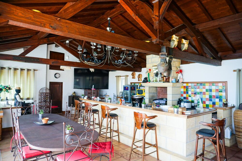 � vendre  Villa Hautefort (24390)