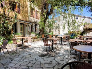  Maison � vendre 15 + pi�ces 470 m�