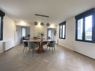  Maison à vendre 8 pièces 215 m²