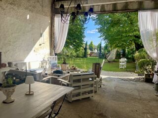  Villa  vendre 7 pices 247 m