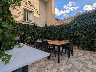  Villa à vendre 15 + pièces 400 m²