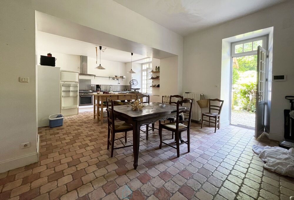 à vendre  Villa Barbezieux-Saint-Hilaire (16300)