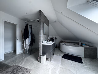  Appartement à vendre 6 pièces 180 m²
