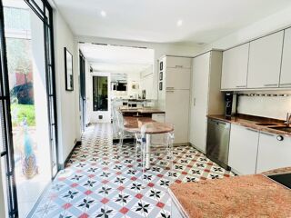  Maison � vendre 8 pi�ces 305 m�