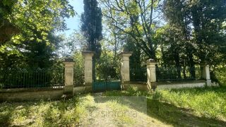  Villa  vendre 11 pices 500 m