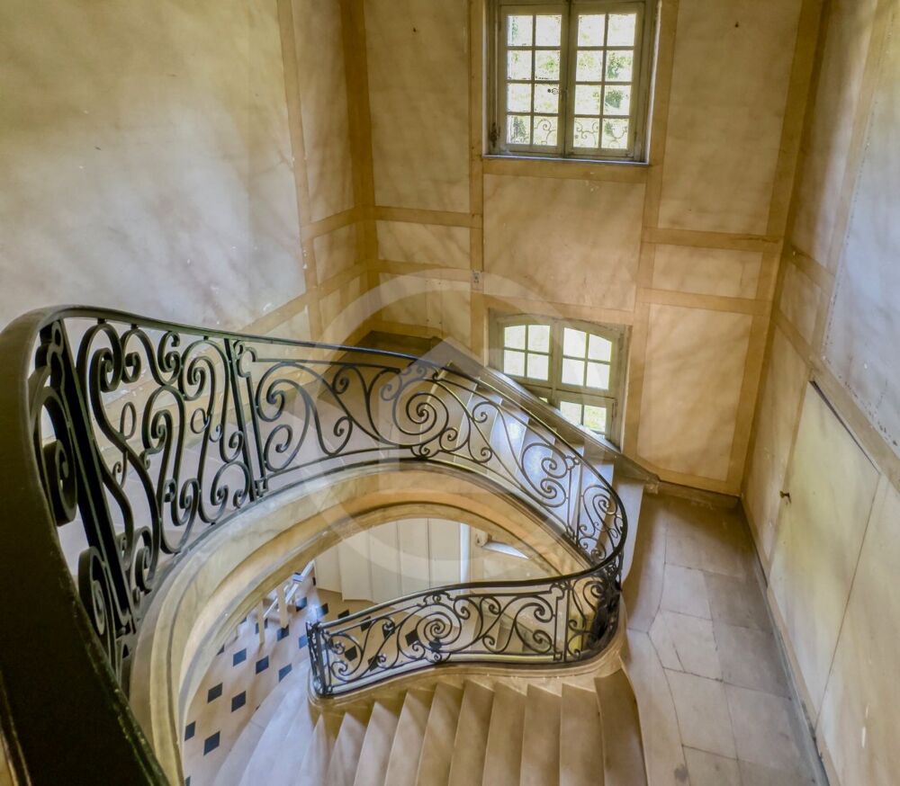  vendre  Proprit/chteau Roye (80700)