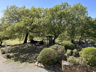  Villa  vendre 13 pices 300 m