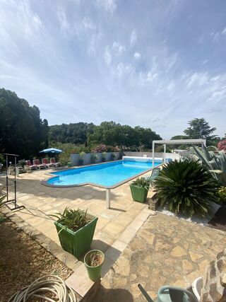  Villa � vendre 8 pi�ces 210 m�