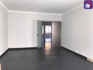  Appartement à louer 3 pièces 96 m²